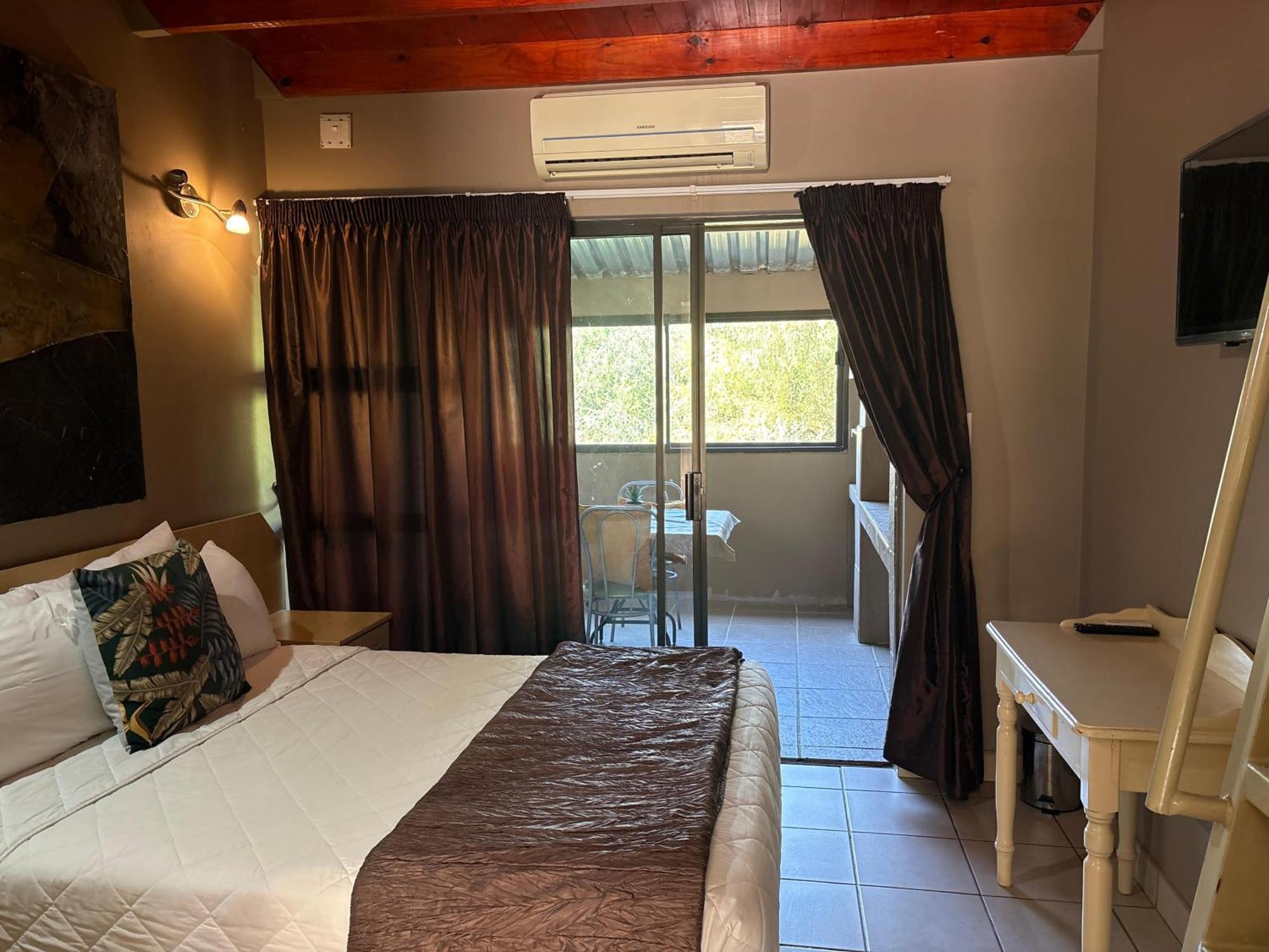 Bloem & Conference Hotel 3*